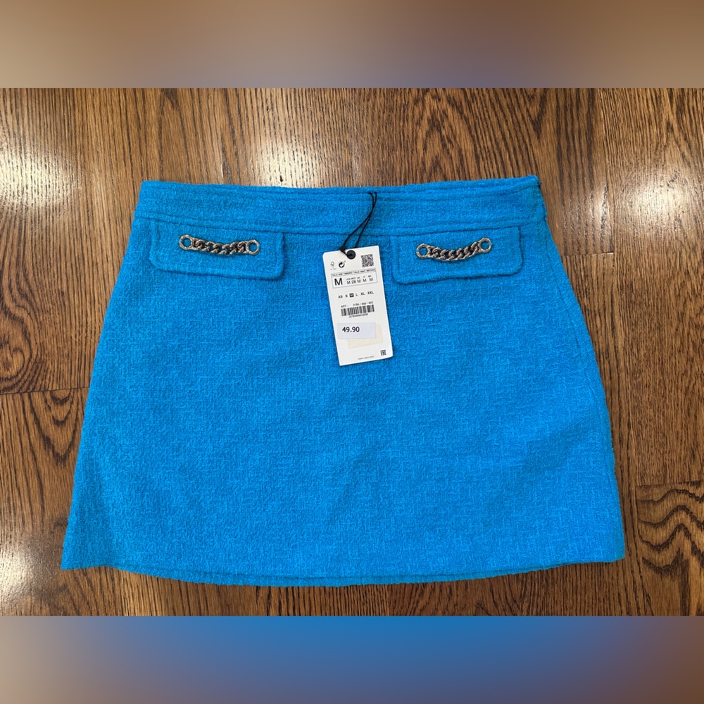 Zara Blue Mini Skirt with Chain Detail - Picture 2 of 4